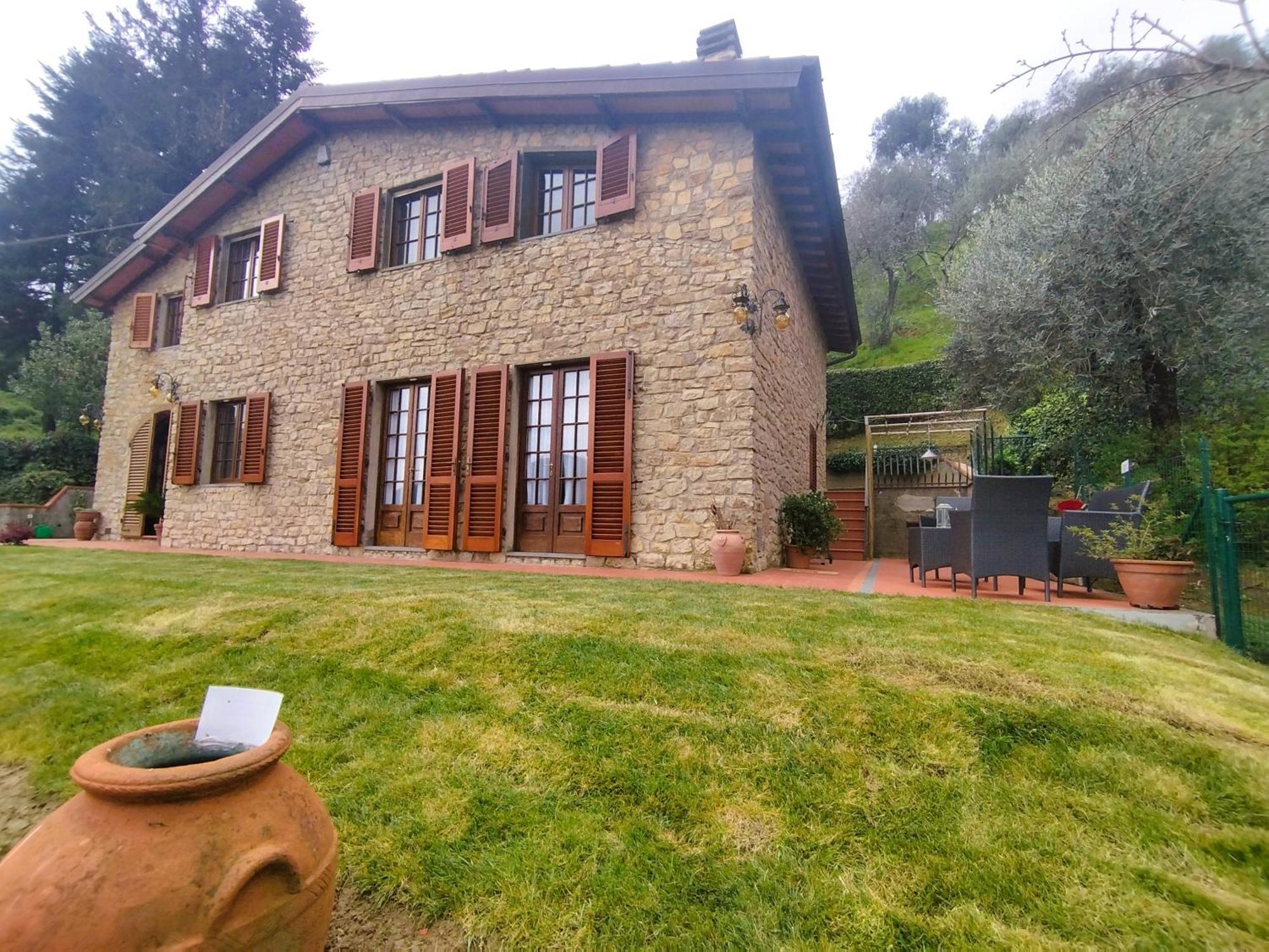 Villa Camelia Tuscany Pescia Buitenkant foto